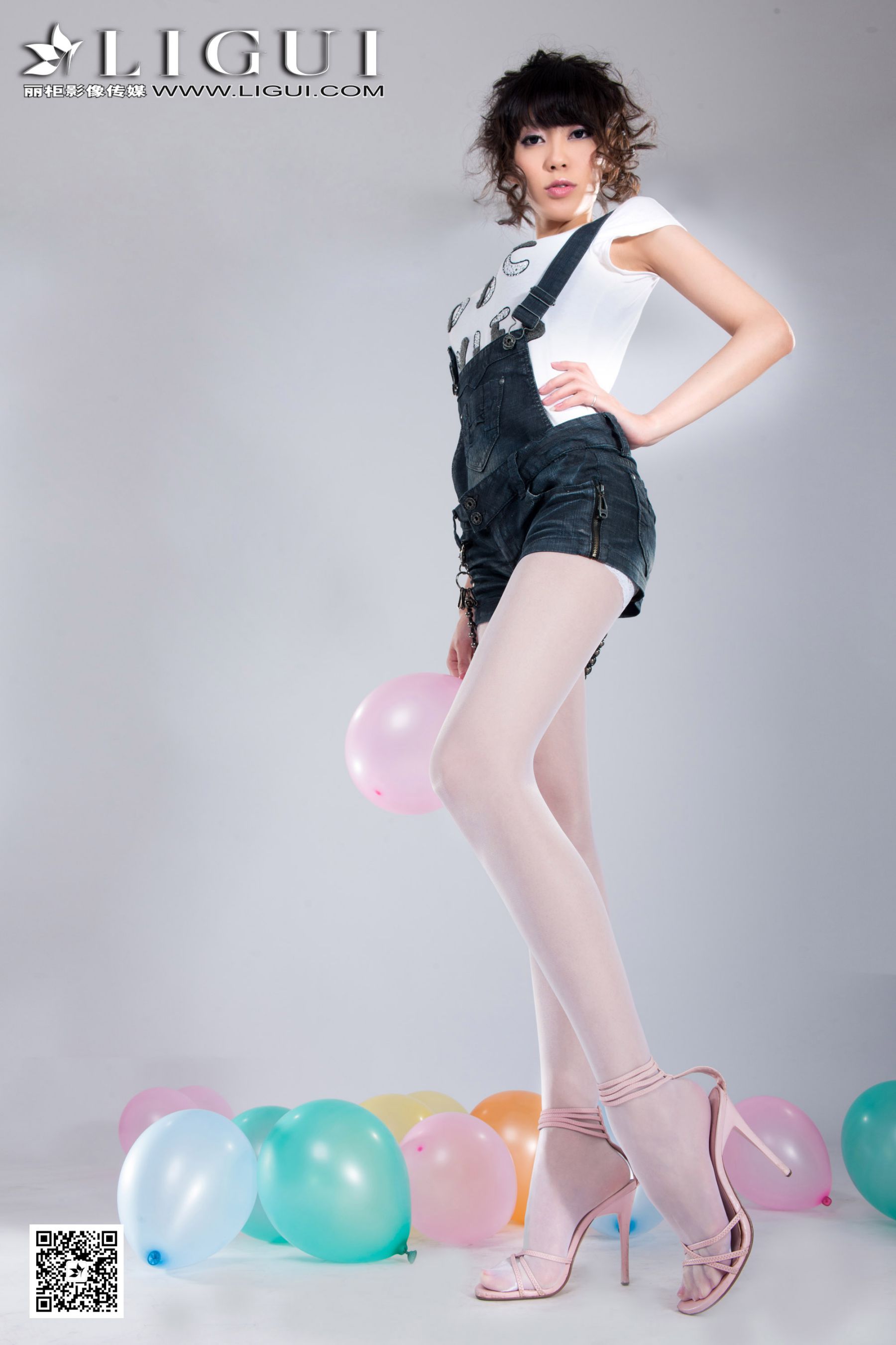 Model 乐乐《可爱吊带牛仔 白丝高跟》上中下全集 [丽柜LiGui] 美腿玉足写真图片